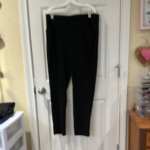 Chico's Black Ankle Cropped Pants 2.5